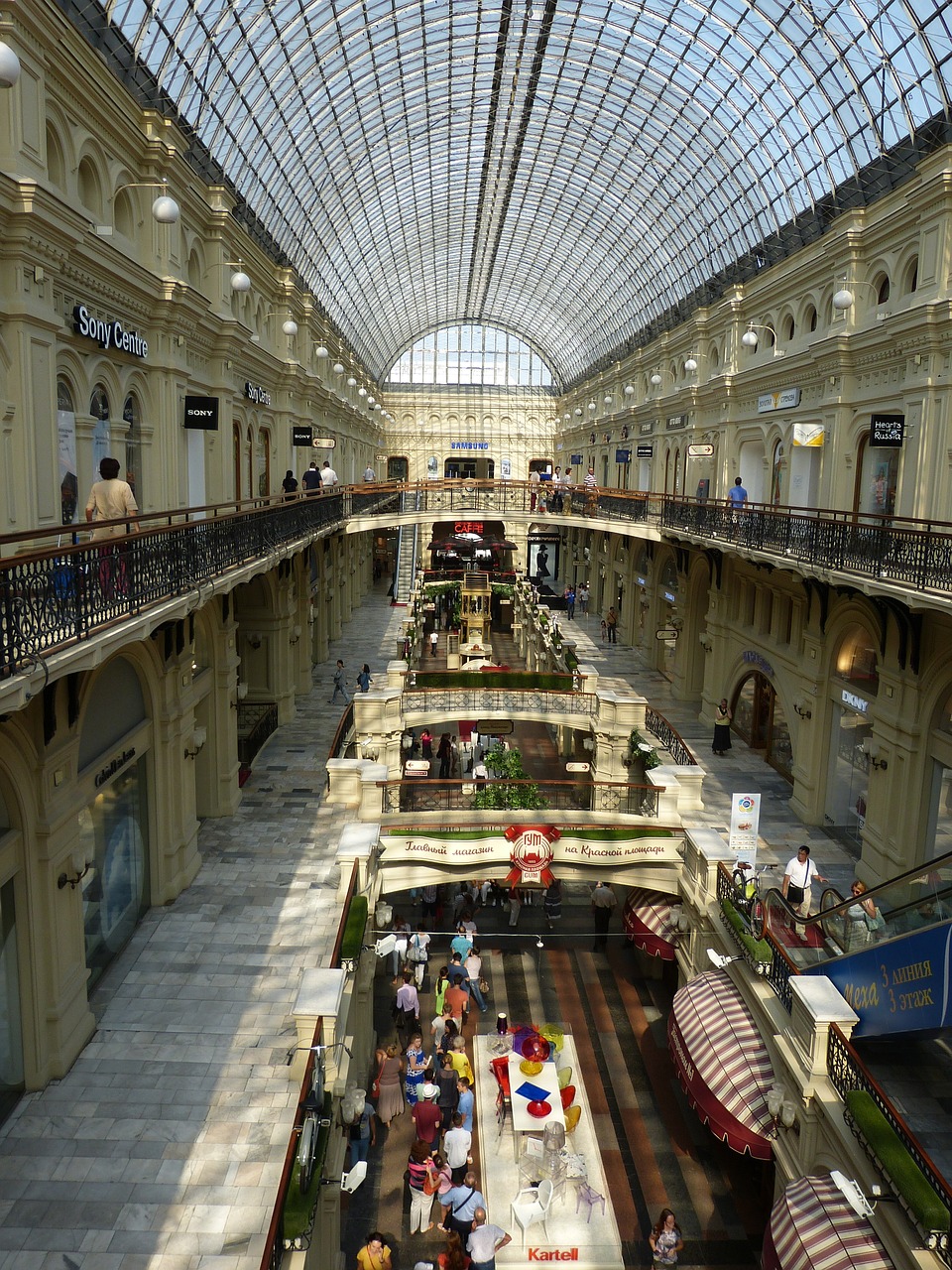 shopping mall, russia, moscow-708364.jpg